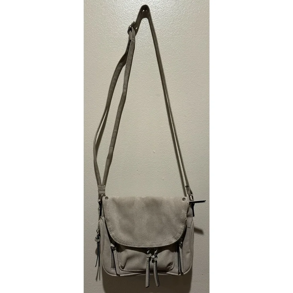 BUCKLE‎ Violet Ray Textured Crossbody Purse - Cream